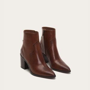 Flynn Short Inside Zip